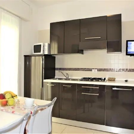Comfy Near The * Μπιμπιόνε