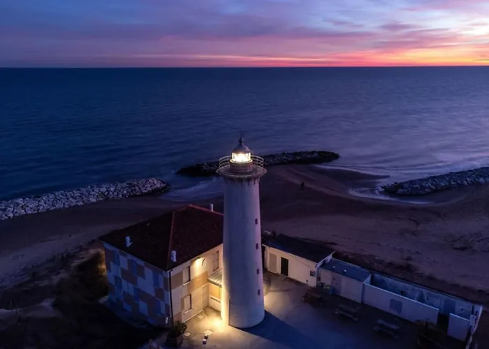 Comfy Near The Appartamento